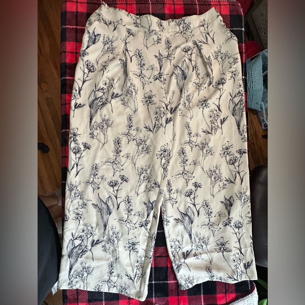 Women’s Floral Wide Leg Pants